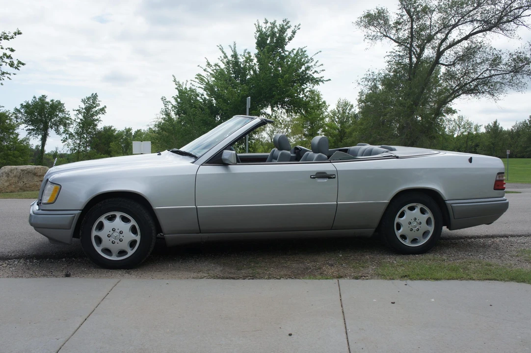 1994 Mercedes-Benz W124 E-Class - Image 11 of 31