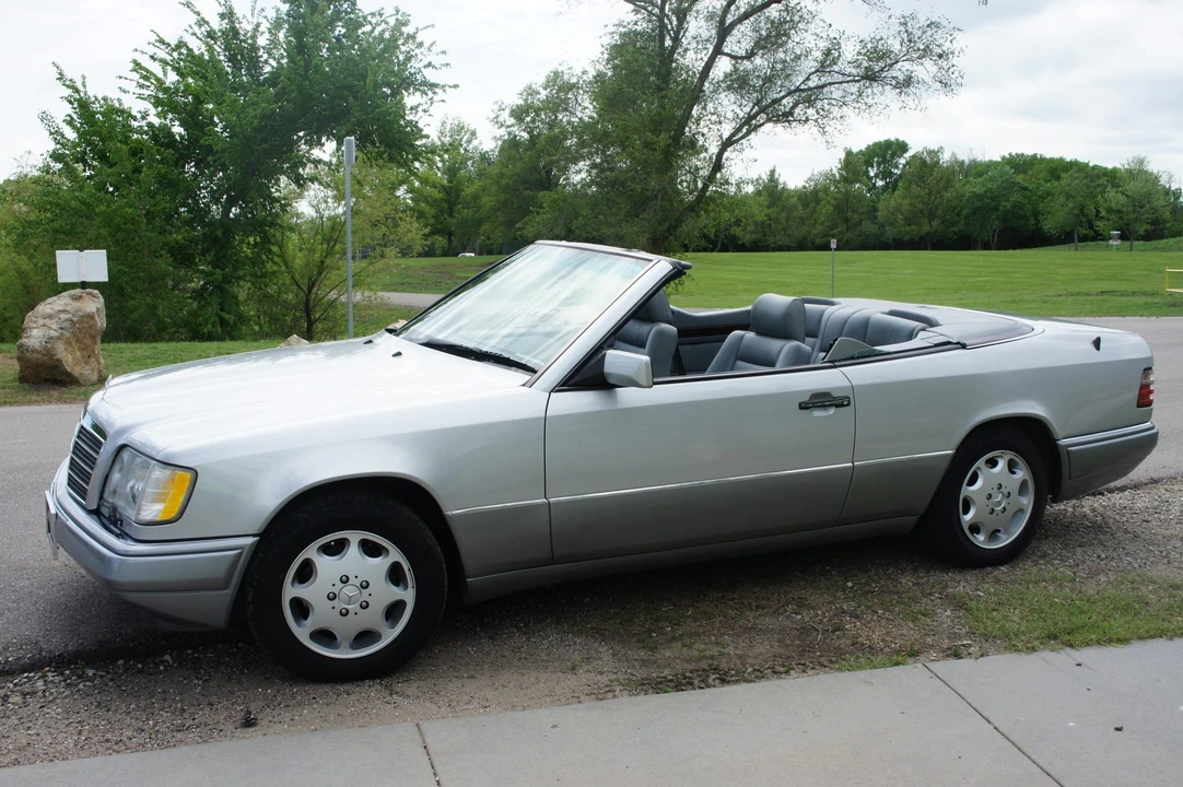 1994 Mercedes-Benz W124 E-Class - Image 12 of 31