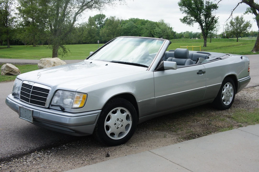 1994 Mercedes-Benz W124 E-Class - Image 13 of 31