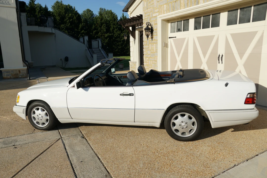 1994 Mercedes-Benz W124 E-Class - Image 11 of 31