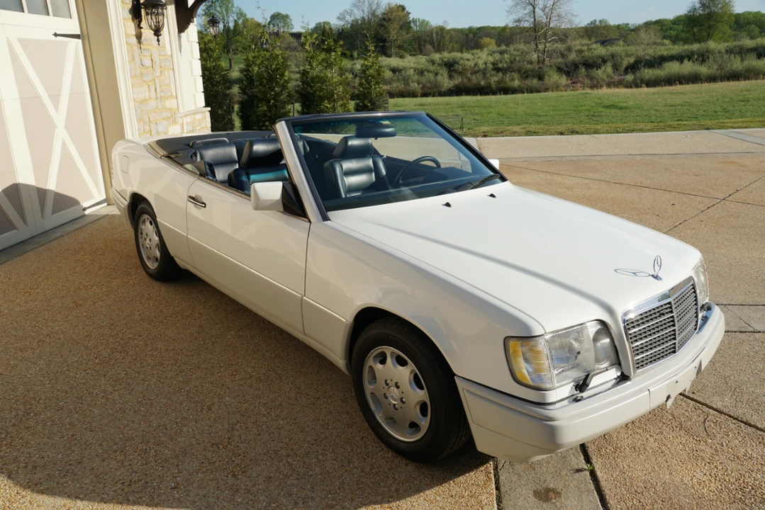 1994 Mercedes-Benz W124 E-Class - Image 12 of 31