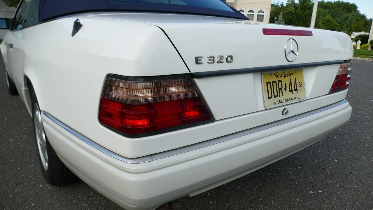 1994 Mercedes-Benz W124 E-Class - Image 30 of 31