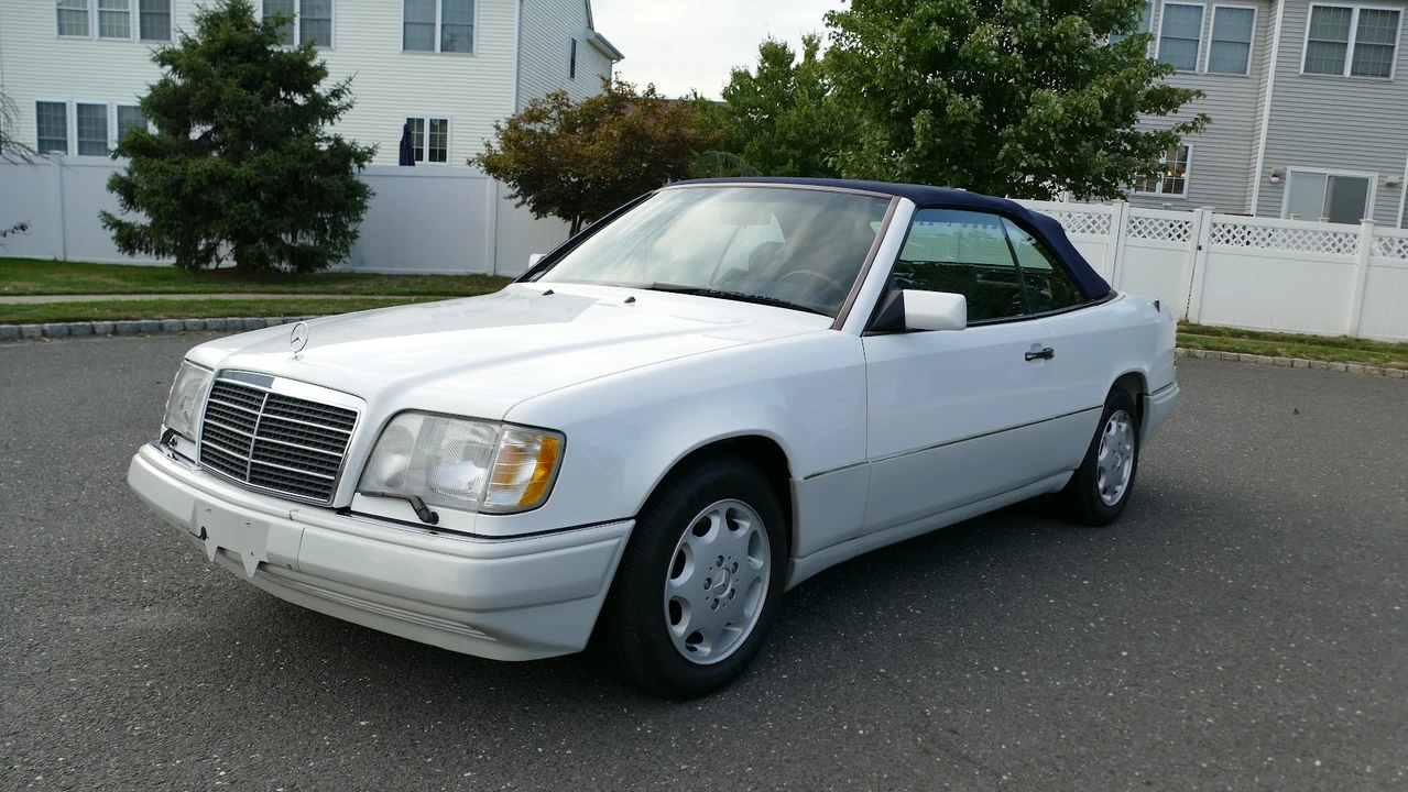 1994 Mercedes-Benz W124 E-Class - Image 2 of 31