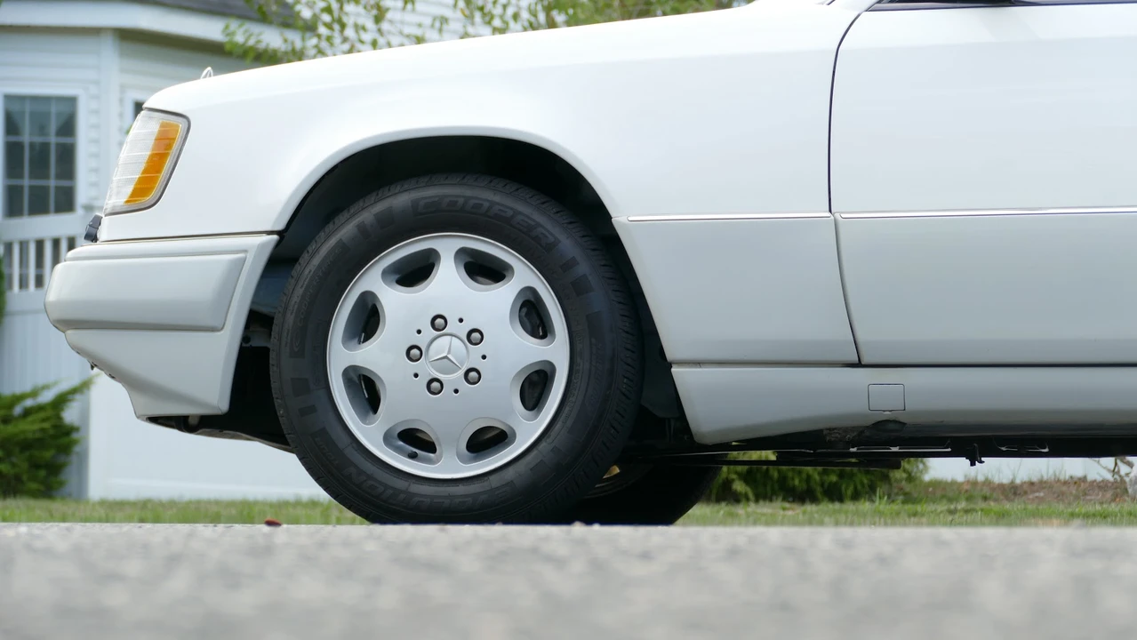 1994 Mercedes-Benz W124 E-Class - Image 22 of 31