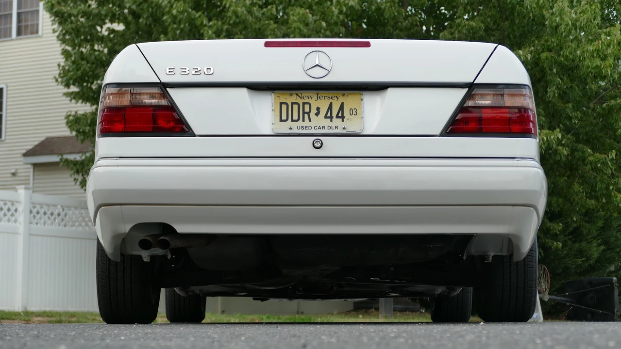 1994 Mercedes-Benz W124 E-Class - Image 17 of 31