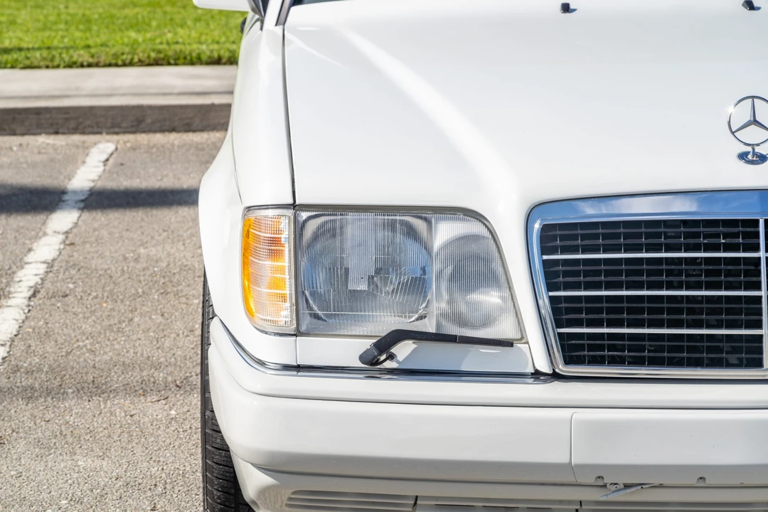 1994 Mercedes-Benz W124 E-Class - Image 13 of 31