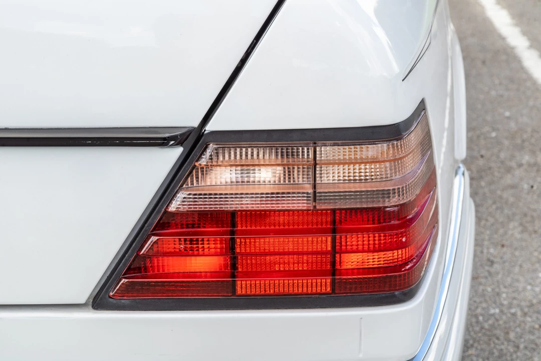 1994 Mercedes-Benz W124 E-Class - Image 25 of 31