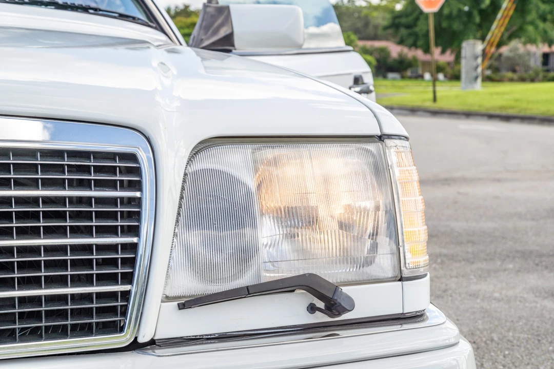 1994 Mercedes-Benz W124 E-Class - Image 16 of 31