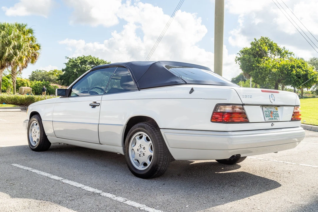 1994 Mercedes-Benz W124 E-Class - Image 4 of 31