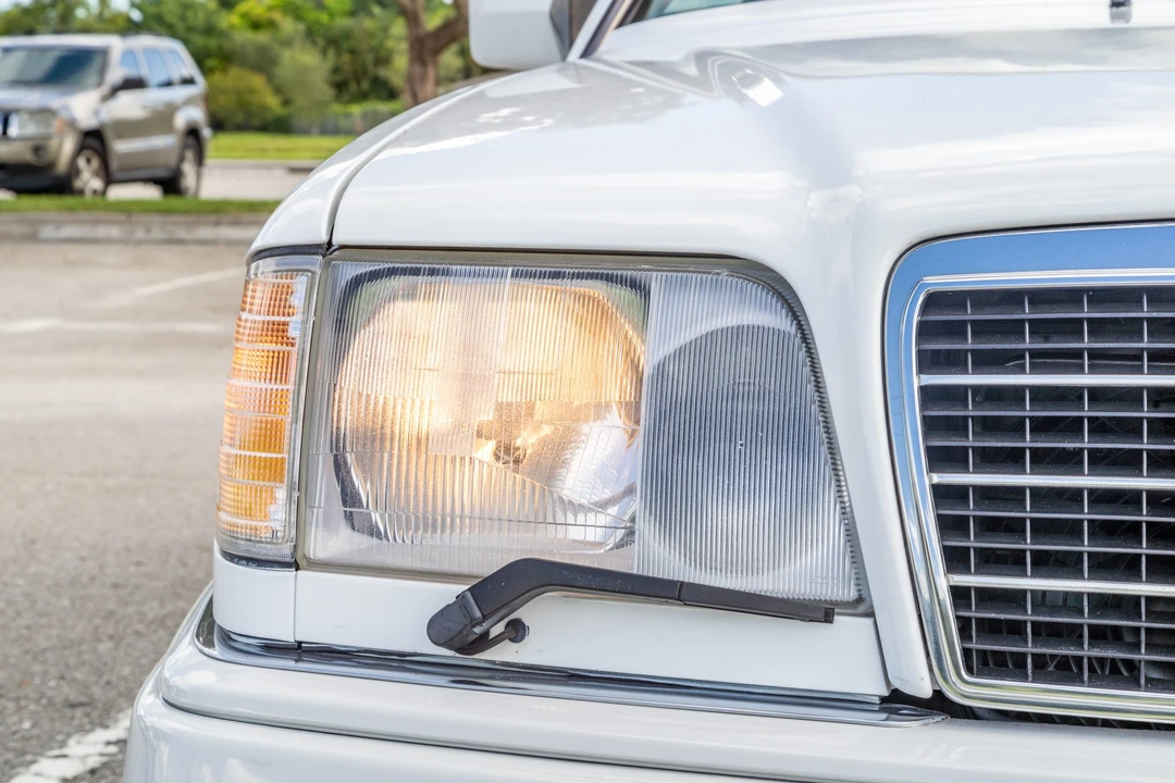 1994 Mercedes-Benz W124 E-Class - Image 15 of 31