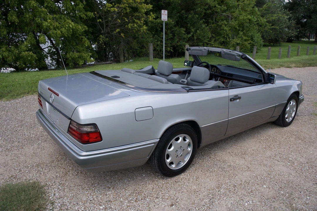 1994 Mercedes-Benz W124 E-Class - Image 9 of 31