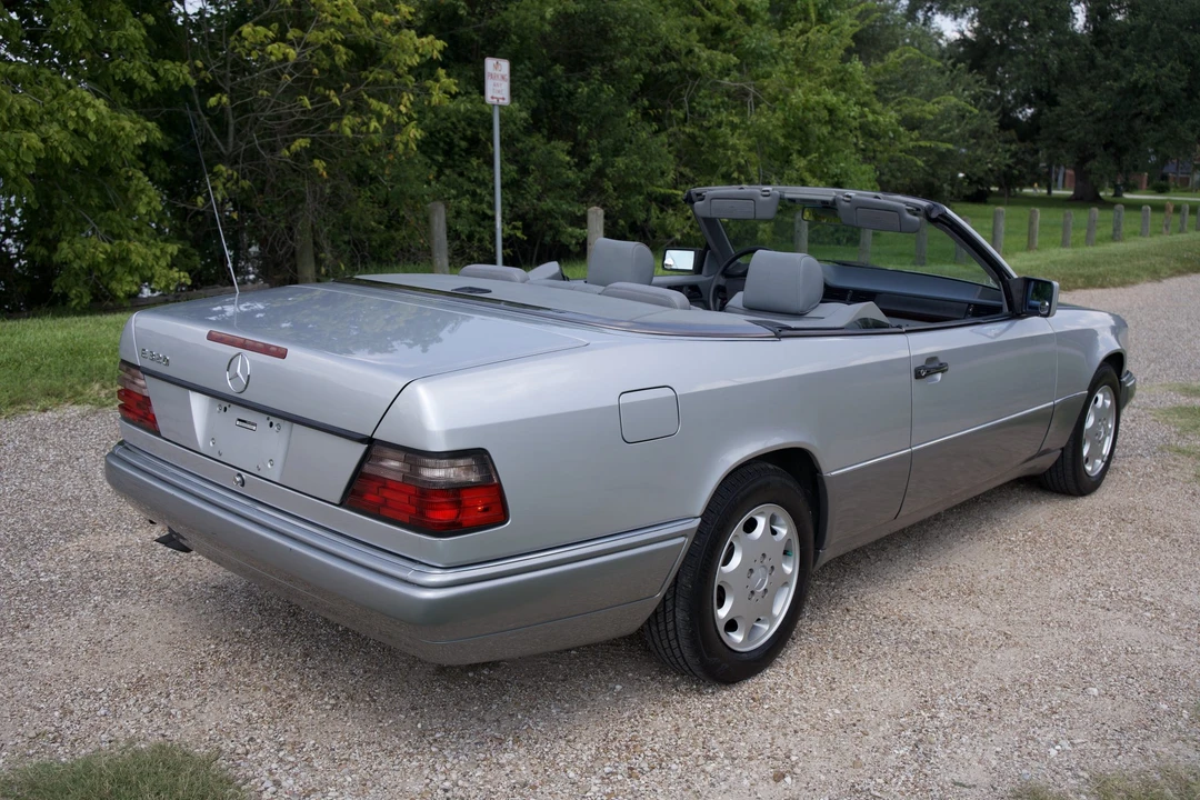 1994 Mercedes-Benz W124 E-Class - Image 12 of 31