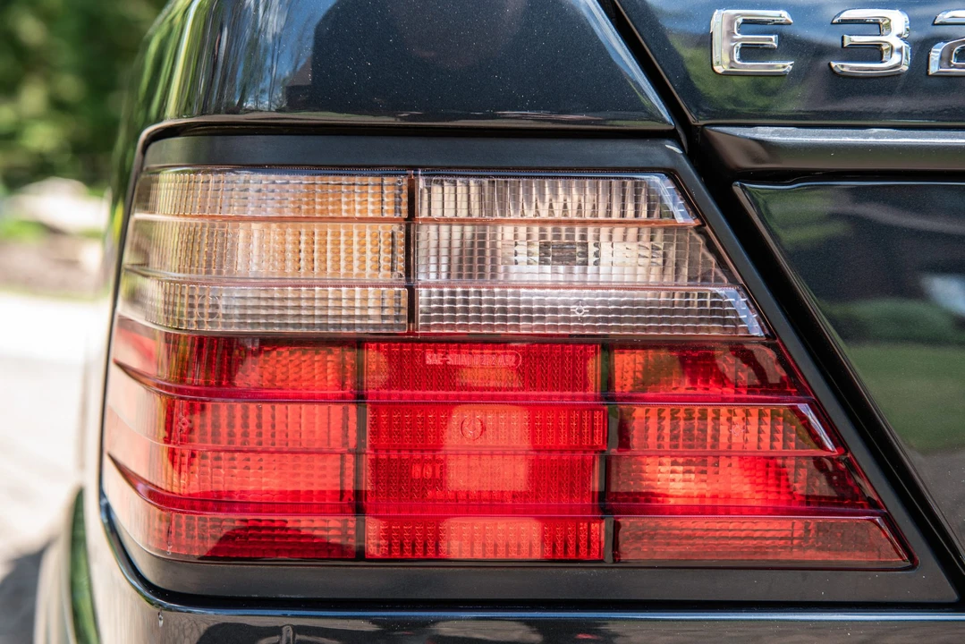 1994 Mercedes-Benz W124 E-Class - Image 24 of 31
