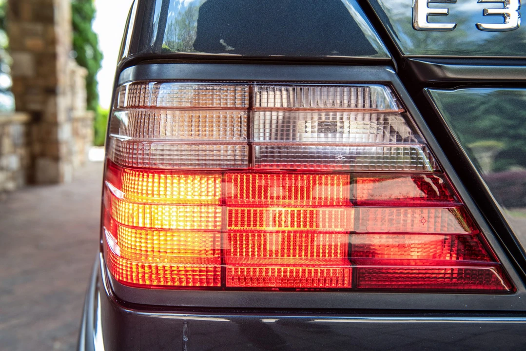 1994 Mercedes-Benz W124 E-Class - Image 19 of 31