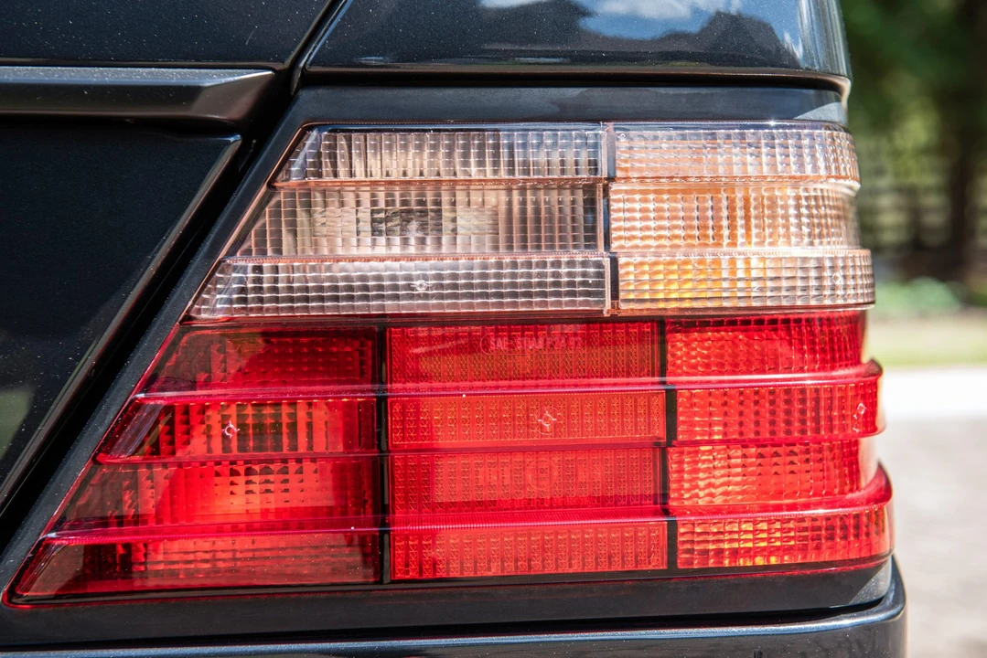 1994 Mercedes-Benz W124 E-Class - Image 25 of 31