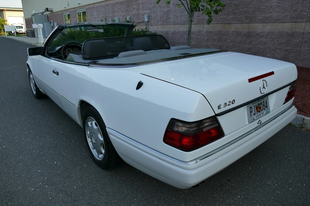 1994 Mercedes-Benz W124 E-Class - Image 7 of 31
