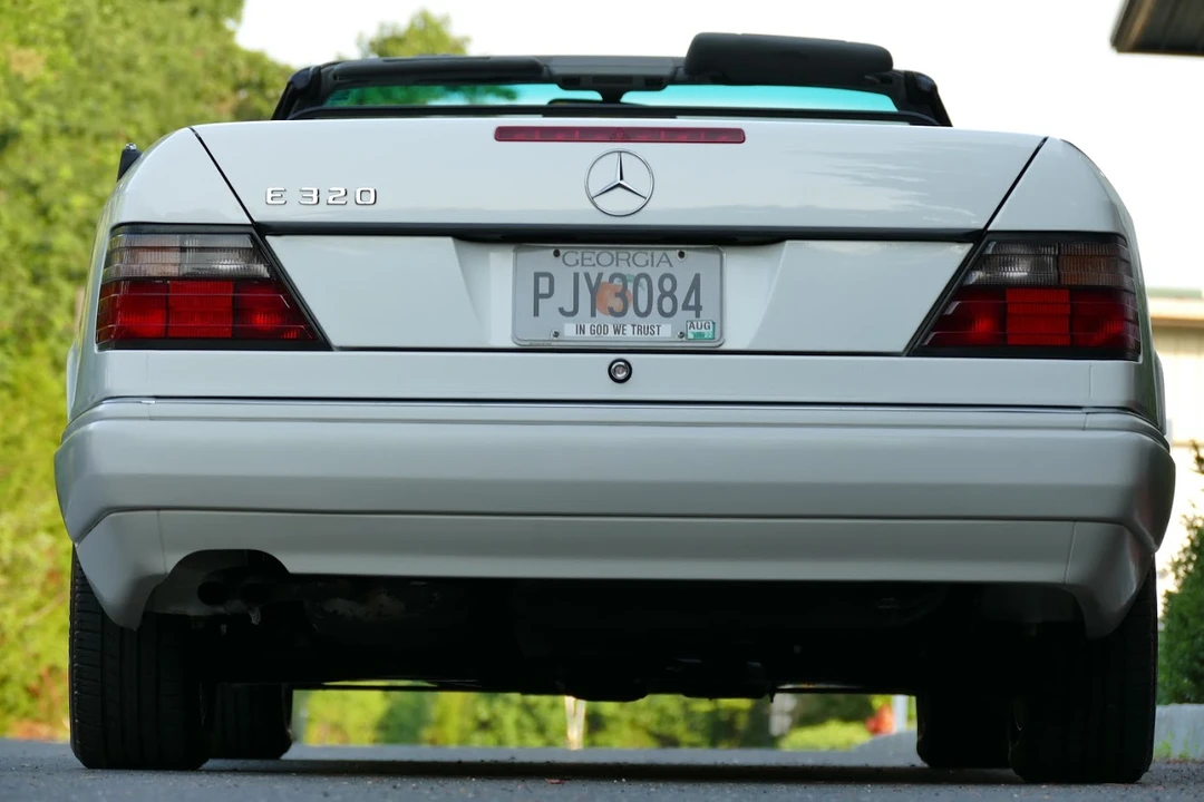 1994 Mercedes-Benz W124 E-Class - Image 8 of 31