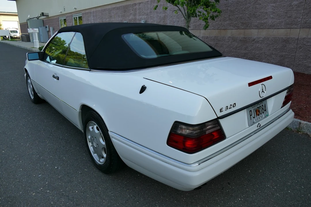 1994 Mercedes-Benz W124 E-Class - Image 17 of 31