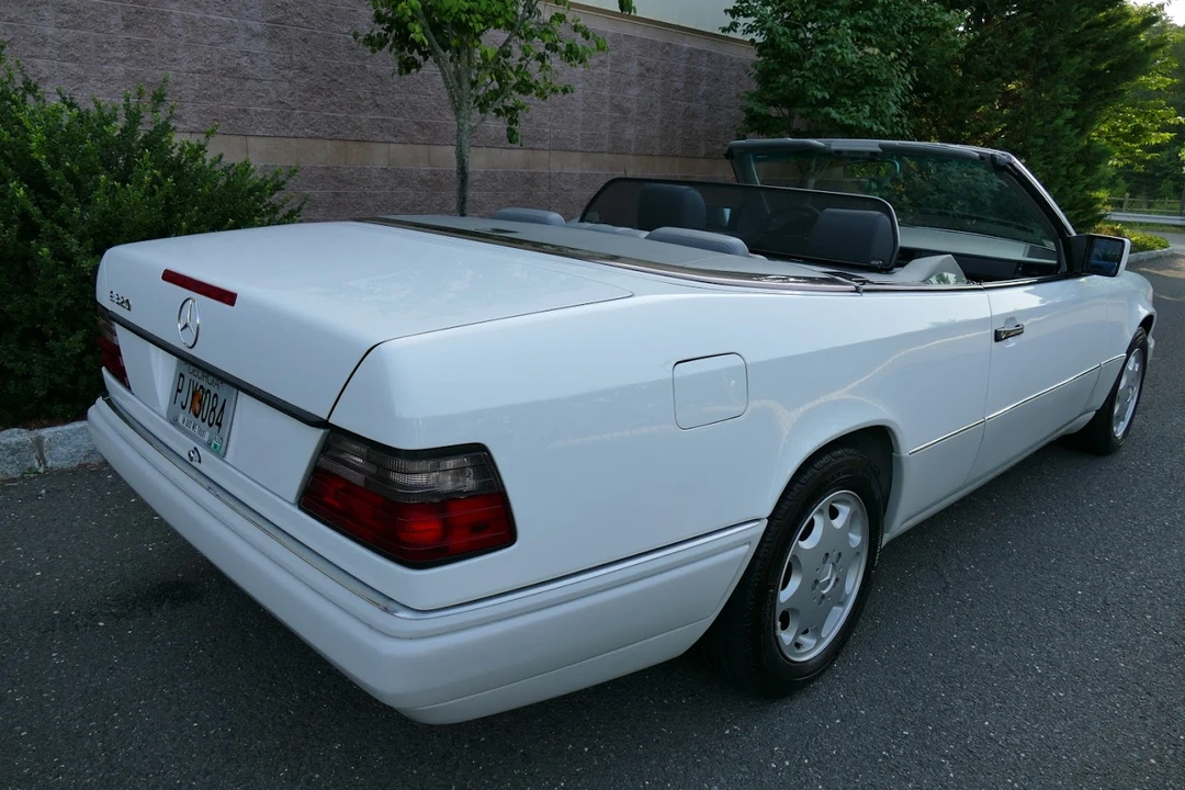 1994 Mercedes-Benz W124 E-Class - Image 9 of 31