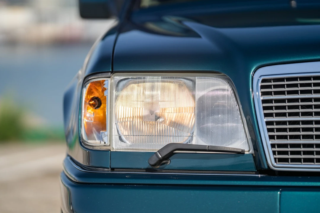 1994 Mercedes-Benz W124 E-Class - Image 28 of 31