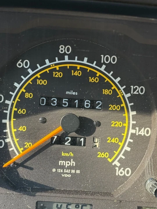 1994 Mercedes-Benz W124 E-Class - Image 13 of 15