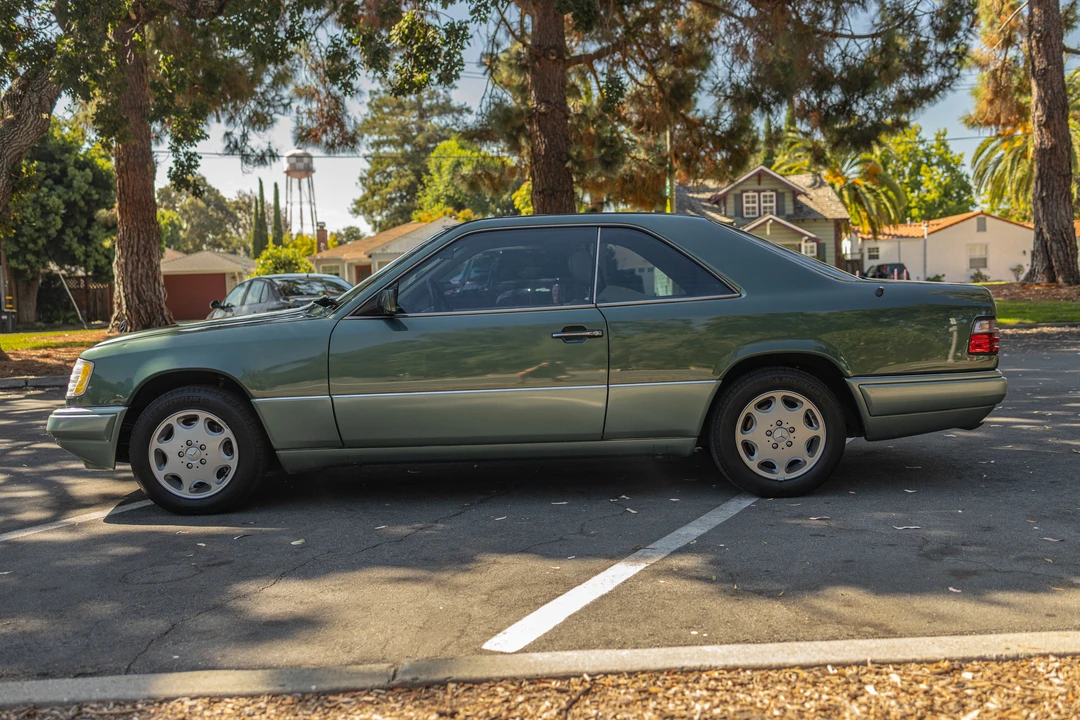 1994 Mercedes-Benz W124 E-Class - Image 9 of 31