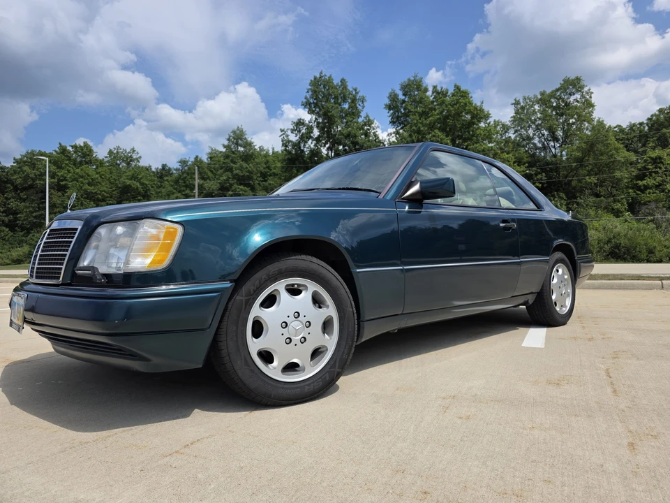1994 Mercedes-Benz W124 E-Class - Image 2 of 31