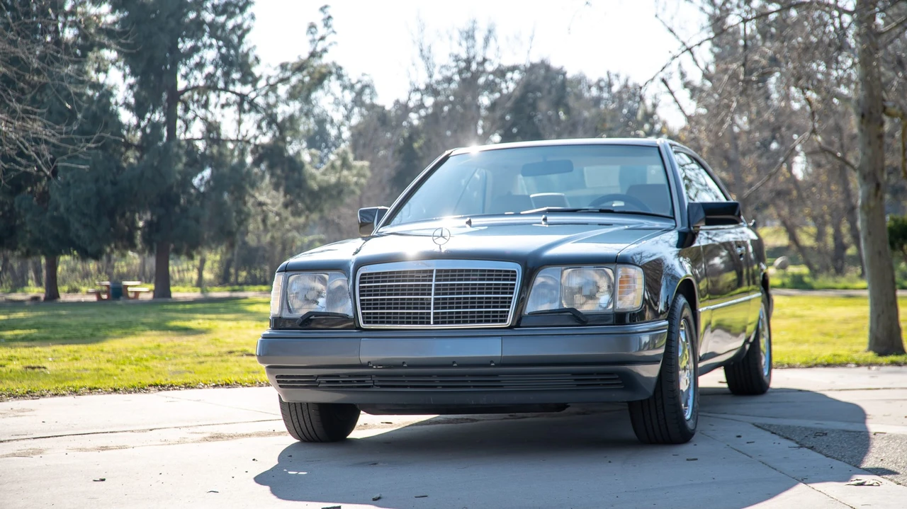 1994 Mercedes-Benz W124 E-Class - Image 2 of 31