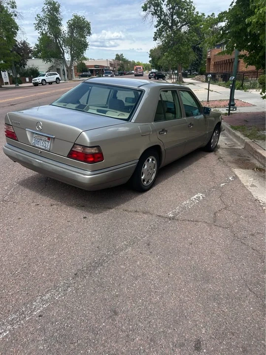 1994 Mercedes-Benz W124 E-Class - Image 2 of 8