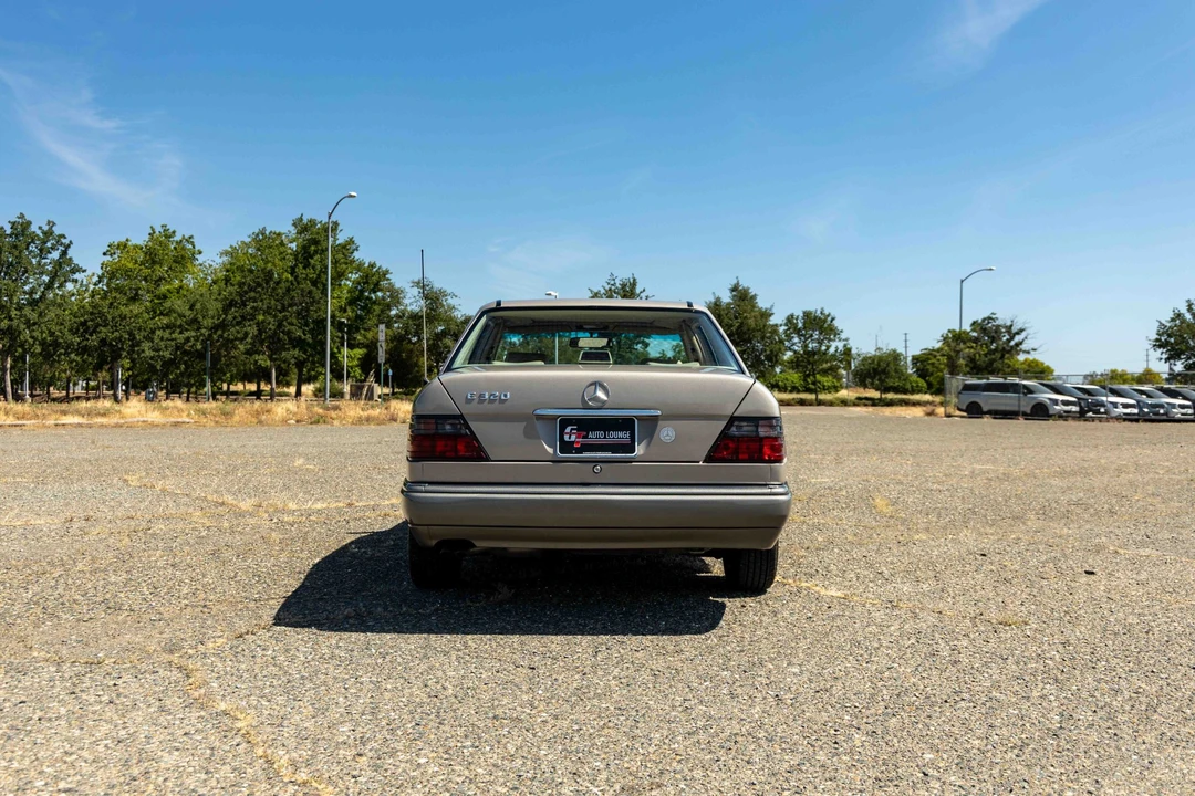 1994 Mercedes-Benz W124 E-Class - Image 16 of 31