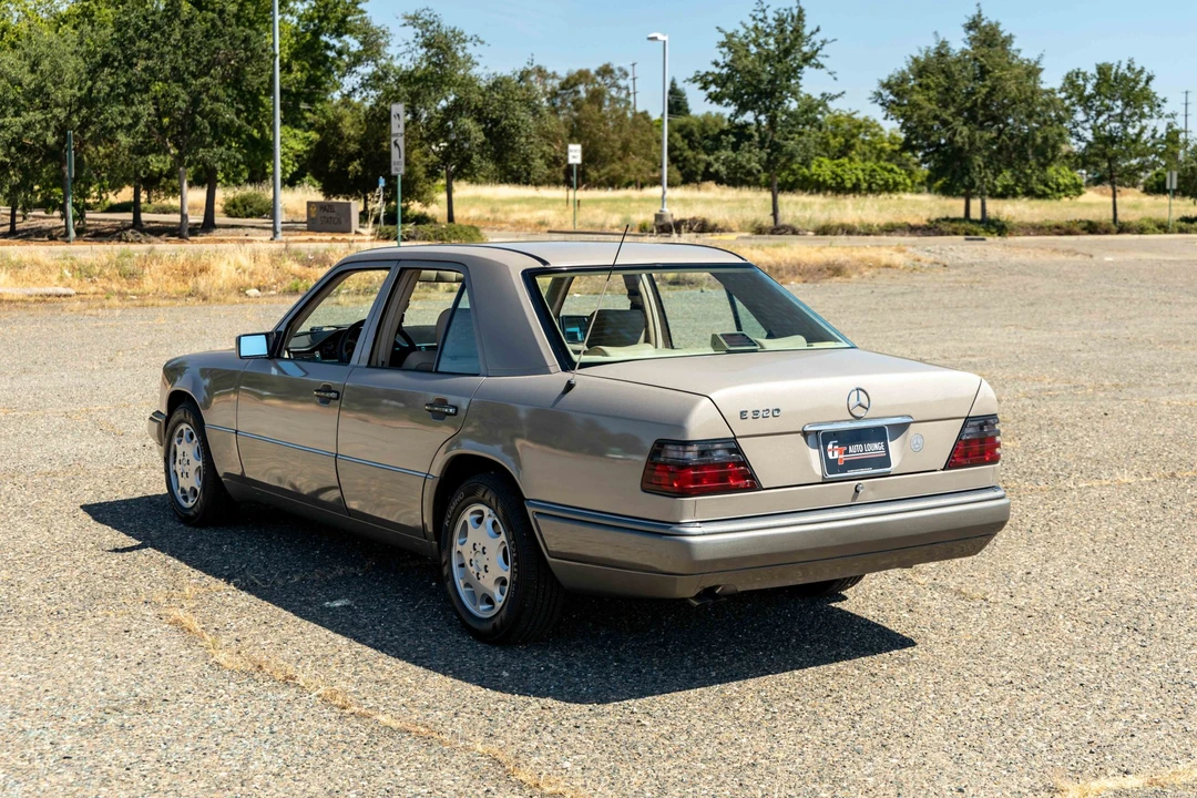 1994 Mercedes-Benz W124 E-Class - Image 11 of 31
