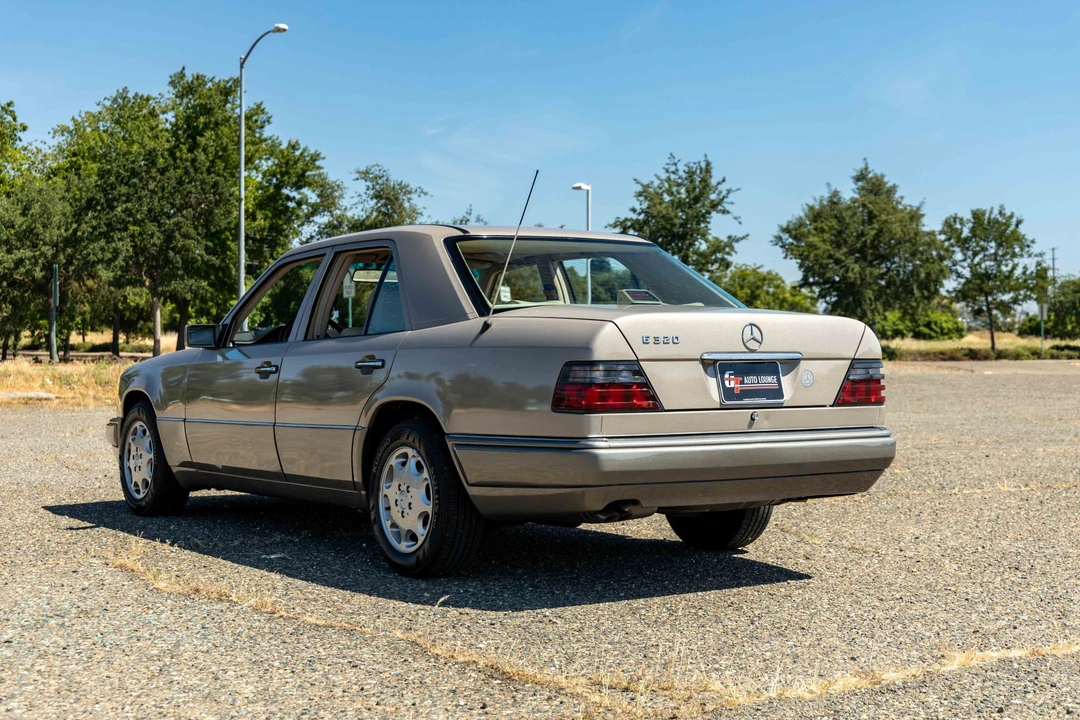 1994 Mercedes-Benz W124 E-Class - Image 13 of 31