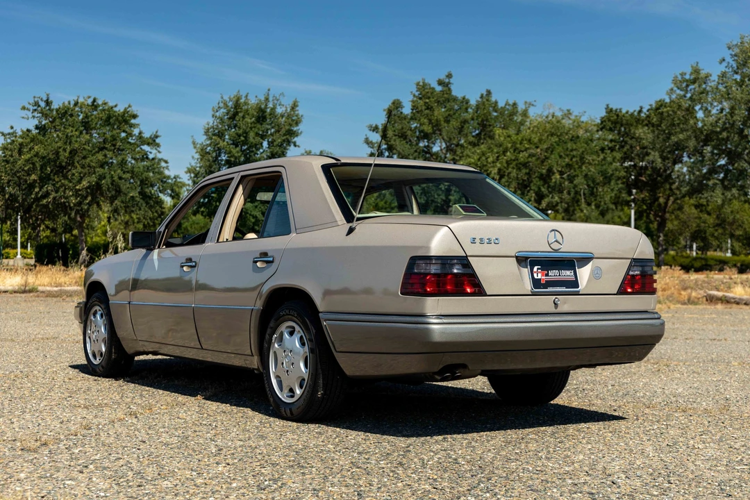 1994 Mercedes-Benz W124 E-Class - Image 14 of 31