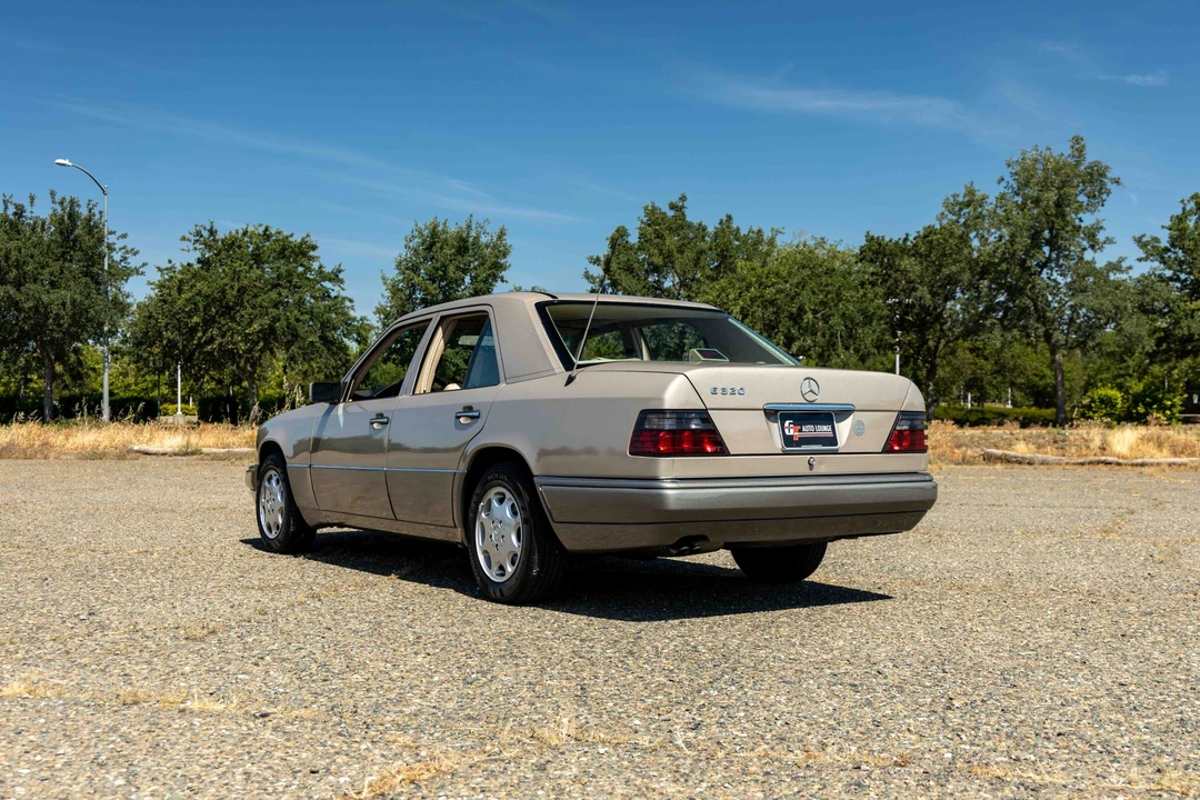 1994 Mercedes-Benz W124 E-Class - Image 12 of 31