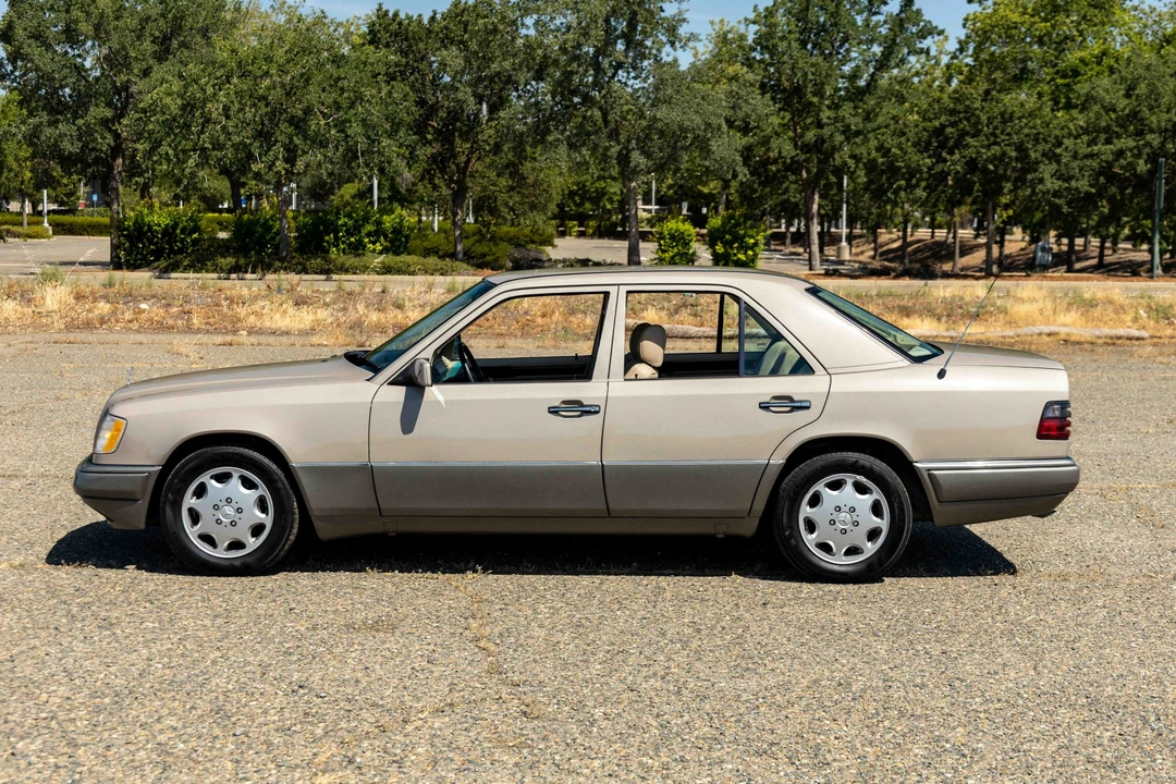 1994 Mercedes-Benz W124 E-Class - Image 7 of 31