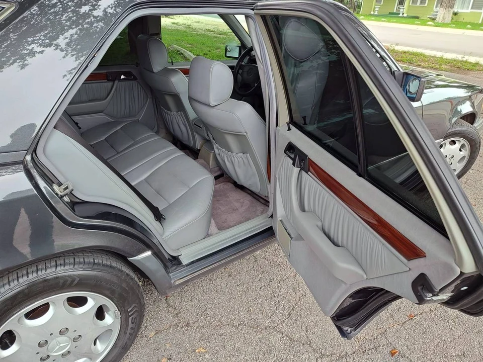 1994 Mercedes-Benz W124 E-Class - Image 6 of 24