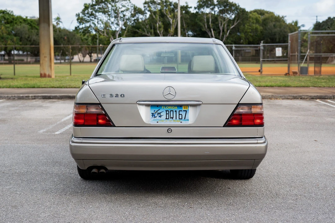 1994 Mercedes-Benz W124 E-Class - Image 7 of 31