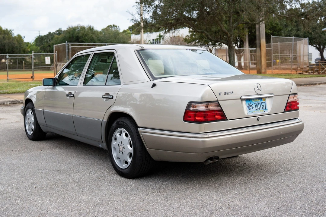 1994 Mercedes-Benz W124 E-Class - Image 6 of 31