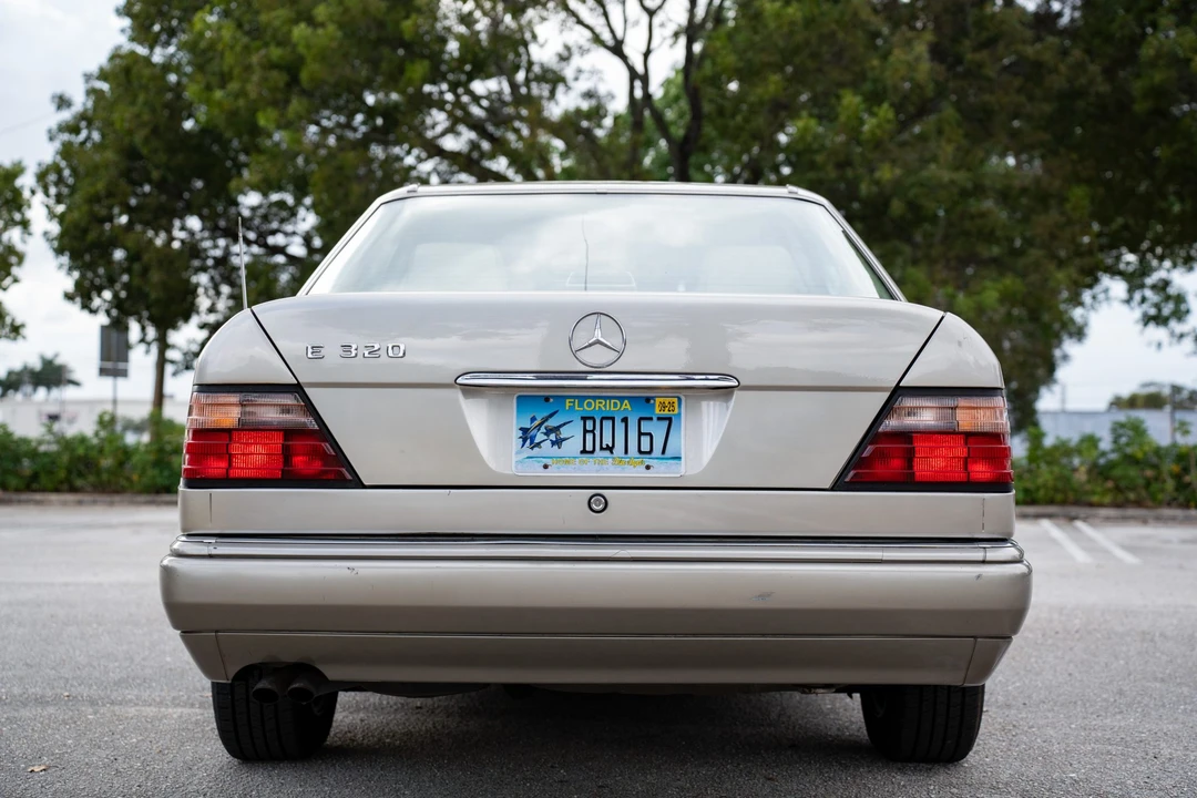 1994 Mercedes-Benz W124 E-Class - Image 13 of 31
