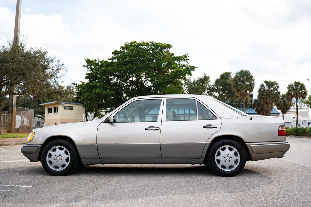 1994 Mercedes-Benz W124 E-Class - Image 5 of 31