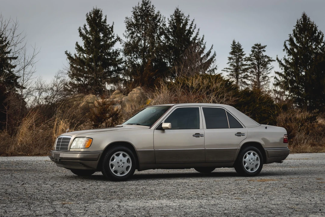 1994 Mercedes-Benz W124 E-Class - Image 2 of 31