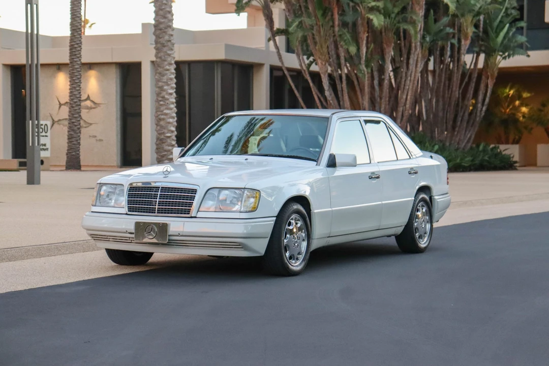 1994 Mercedes-Benz W124 E-Class - Image 2 of 31