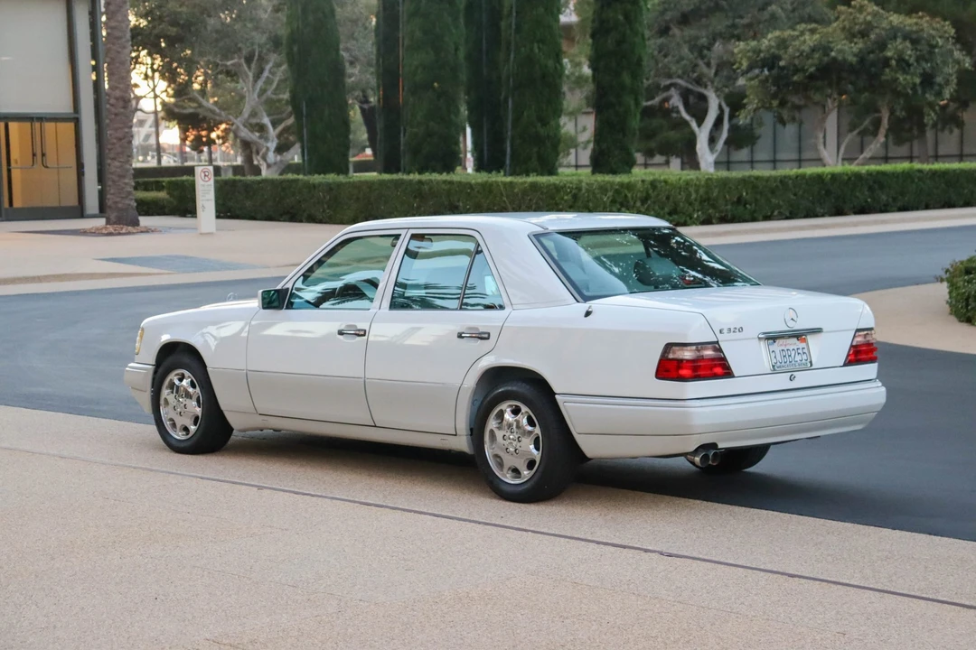 1994 Mercedes-Benz W124 E-Class - Image 4 of 31