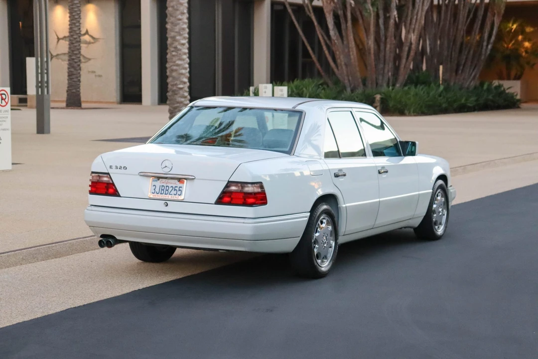 1994 Mercedes-Benz W124 E-Class - Image 9 of 31