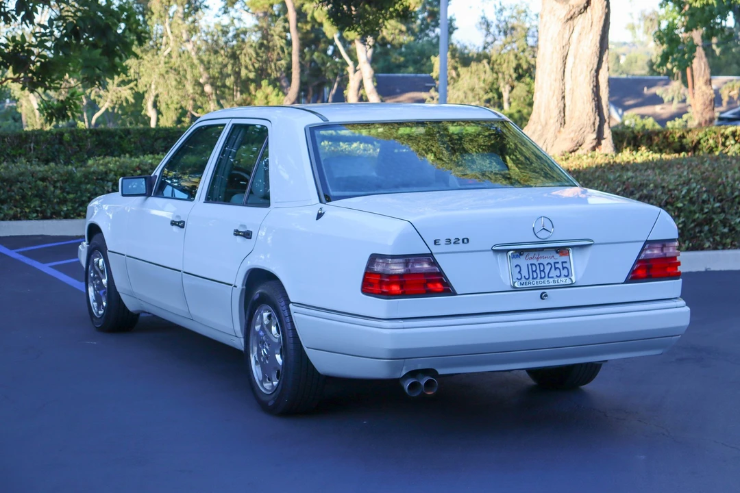 1994 Mercedes-Benz W124 E-Class - Image 5 of 31