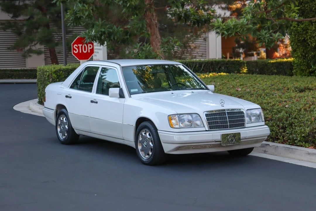 1994 Mercedes-Benz W124 E-Class - Image 11 of 31