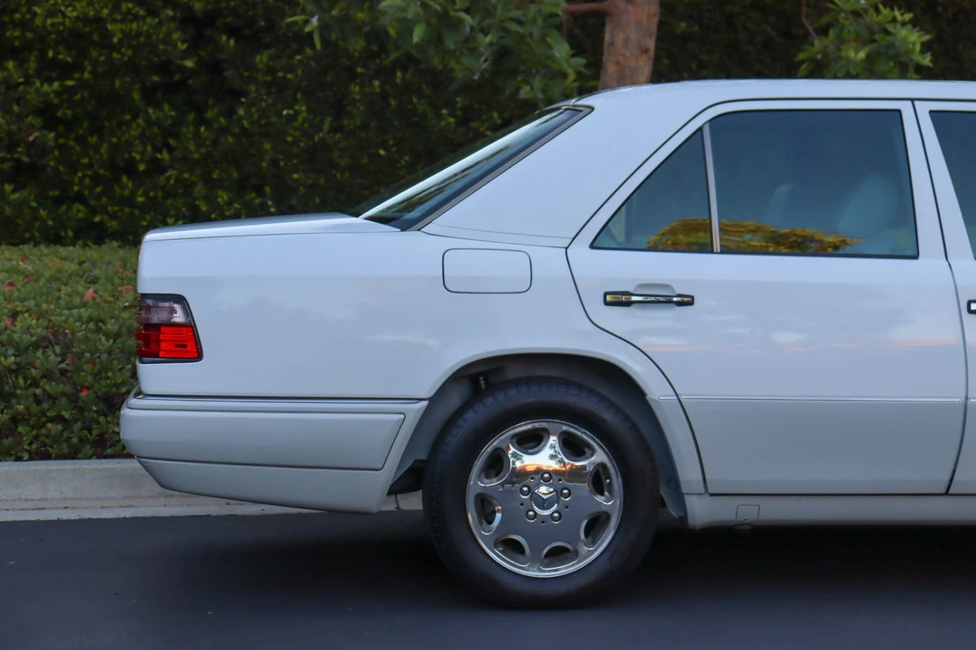 1994 Mercedes-Benz W124 E-Class - Image 27 of 31