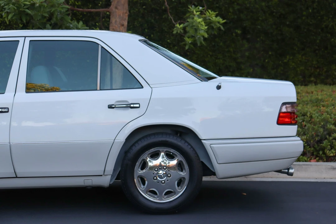 1994 Mercedes-Benz W124 E-Class - Image 28 of 31