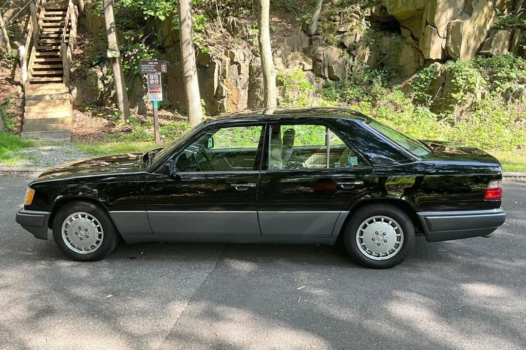 1994 Mercedes-Benz W124 E-Class - Image 3 of 31