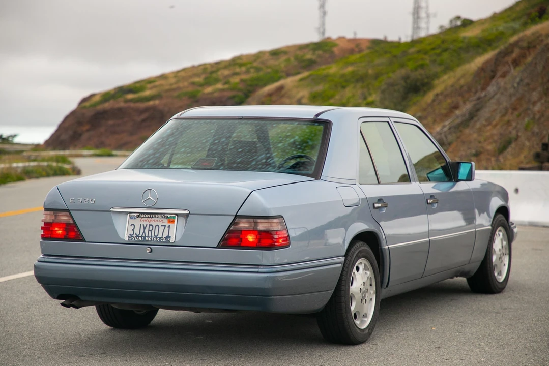 1994 Mercedes-Benz W124 E-Class - Image 11 of 31
